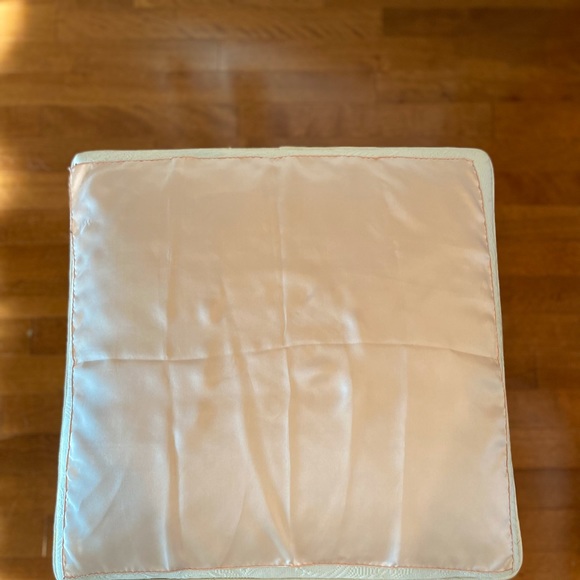 Bundle of 4 silk pocket squares. - Picture 2 of 5